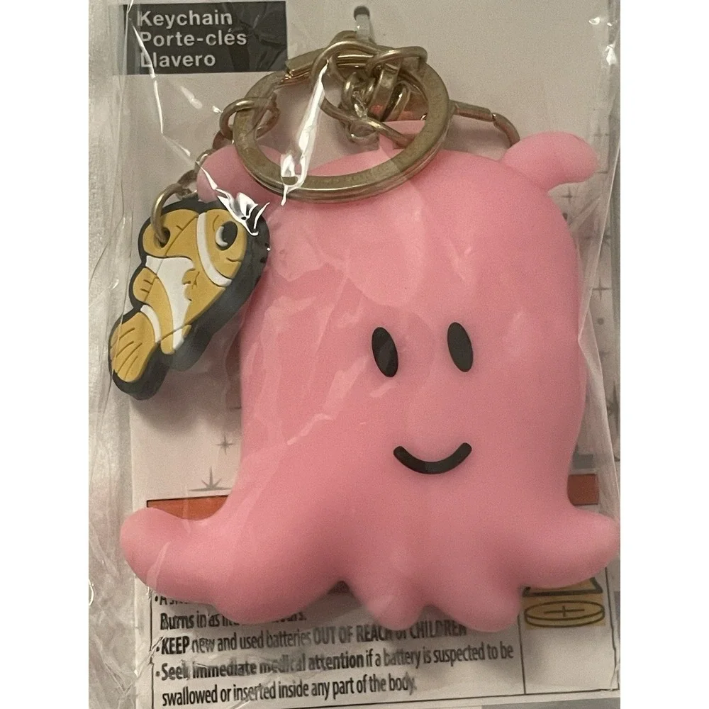 NEW Walt Disney Parks Finding Nemo‎ Light-Up Pearl & Nemo Keychain Bag Charm